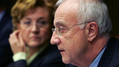Ex-WDR-Intendant vermisst Richtungsstreit in Medien: Alle marschieren fast im Einklang mit der Politik