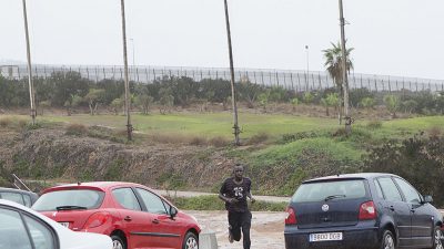 Rund 50 Migranten stürmen in spanische Nordafrika-Exklave