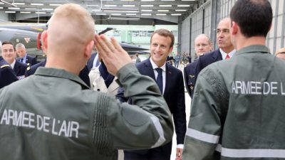 Frankreichs Präsident: Luftwaffe soll zu einer Luft- und Raumfahrtarmee weiterentwickelt werden