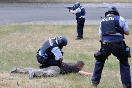 Mainz: Großeinsatz der Polizei nach Streit unter Männern – Überraschender Ausgang