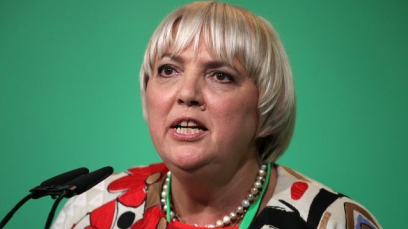 Polizist nach Beleidigung von Claudia Roth zu 4.400 Euro Geldstrafe verurteilt