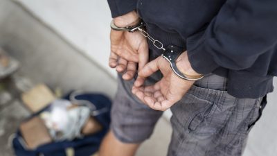 Polizei nimmt bei Razzia im islamistischen Milieu vier Männer in Gewahrsam