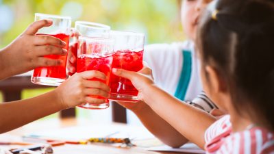 Klöckner will Zuckerzusatz für Kindertees und Fruchtsaftgetränke verbieten
