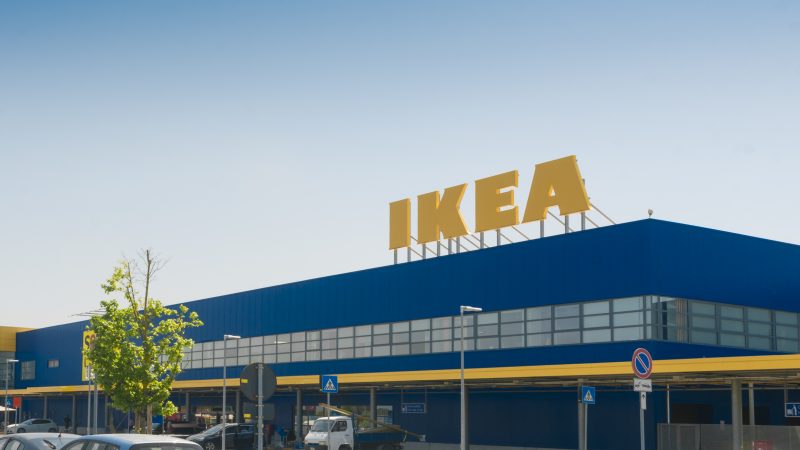 IKEA benennt Weihnachtsfest in „Winterfest“ um und erntet Empörung, Hohn und Spott