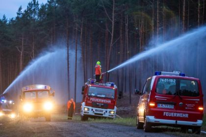 Auffrischender Wind droht Waldbrand in Mecklenburg-Vorpommern weiter anzufachen