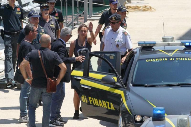 Entscheidung des Ermittlungsrichters über Sea-Watch-Kapitänin heute erwartet
