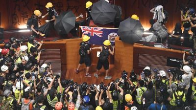 Hongkonger Staatsanwaltschaft wirft Parlamentsbesetzern auch „Aufruhr“ vor