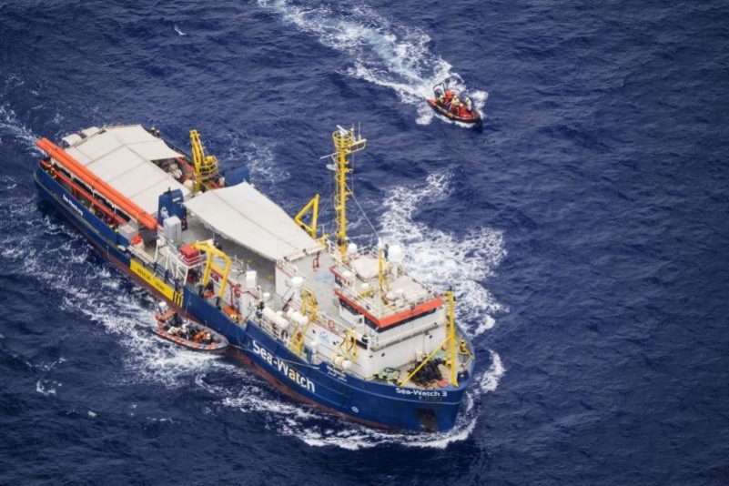 „Seenotrettung“: Absprache zwischen Schleppern und NGOs? – Salvini bringt in Talkshow Beweise