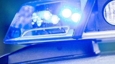 Auto-Attacke bei Tafel-Essensausgabe in Kirk Hallam/GB – Van fährt in Warteschlange – Drei teils schwer Verletzte