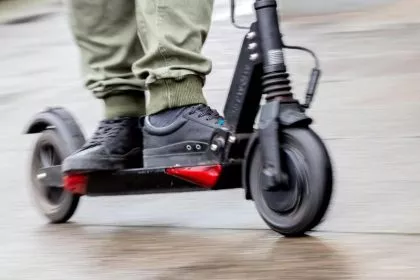 OLG: Trunkenheitsfahrt mit E-Scooter führt zu Verlust von Fahrerlaubnis