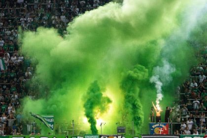 Österreich: Platzsturm nach Schlusspfiff überschattet Wiener Derby – 577 Anzeigen