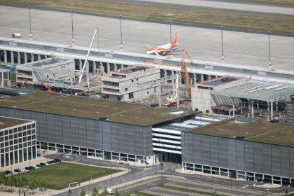 BER-Betreiber feiern Richtfest für Terminal 2