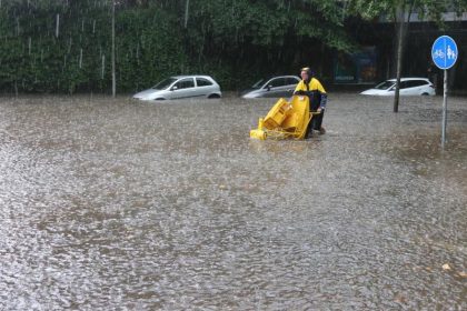 Berliner Feuerwehr ruft nach Regen Ausnahmezustand aus
