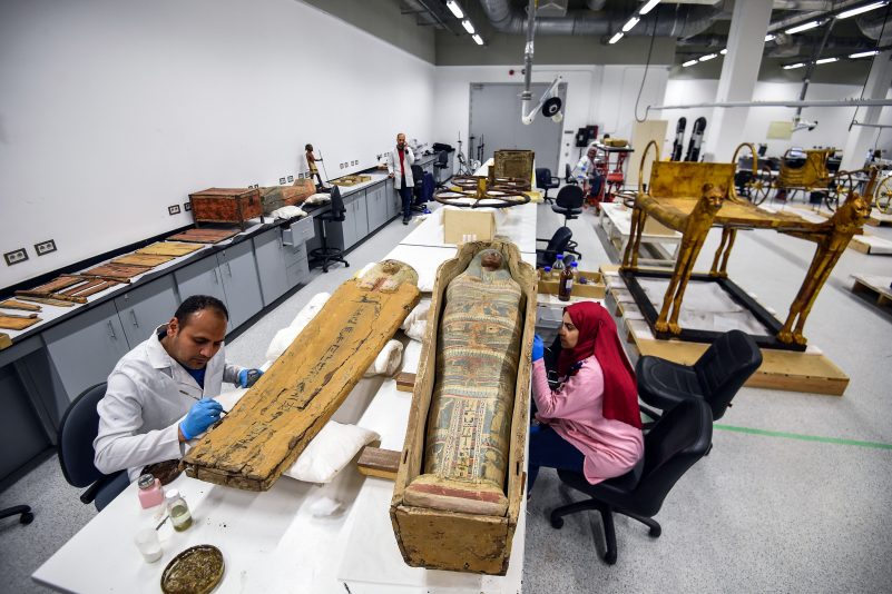 Ägypten gewährt Einblicke in Restaurierung von Tutanchamuns Sarg – erstmals seit 1922