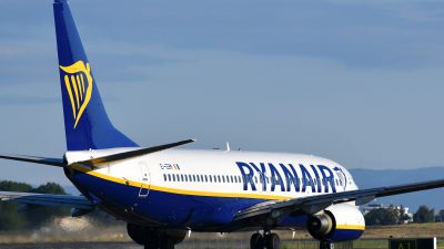 Nach Gewinneinbruch: Britische Ryanair-Piloten kündigen Streiks an