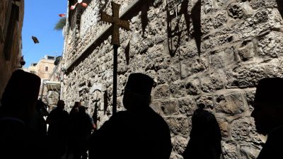 Homosexuelle sind „sündige Kinder“: Wegen Hassreden verurteilter griechischer Bischof tritt zurück