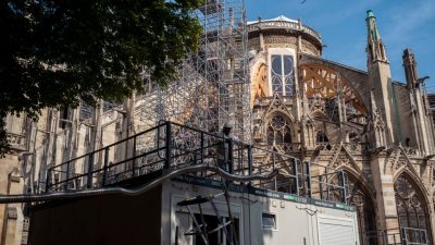 Kathedrale Notre-Dame ist immer noch vom Einsturz bedroht
