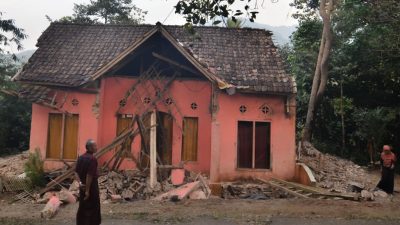 Tödliche Herzattacken aus Angst vor Erdbeben: Fünf Tote bei Beben der Stärke 6,9 vor indonesischer Küste