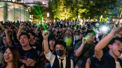 Demonstranten in Hongkong verwandeln Protest in Lasershow