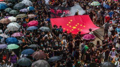 Trotz Verbots: Friedliche Demonstration von Tausenden Menschen in Hongkong