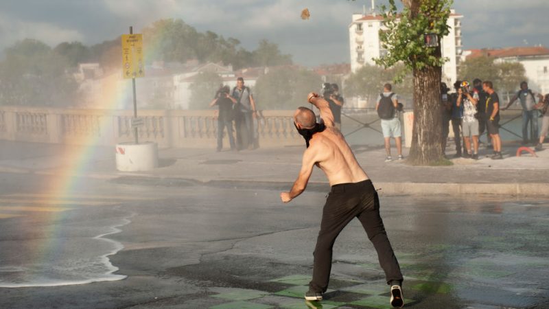 Biarritz: Tränengas und Wasserwerfer gegen G7-Gegner – 68 Demonstranten festgenommen