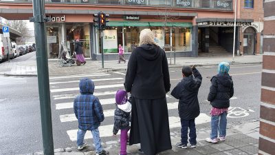 Zuwanderungs-Problembezirke in Oslo: Nicht-muslimische Mädchen und Frauen vermeiden es, allein zu gehen