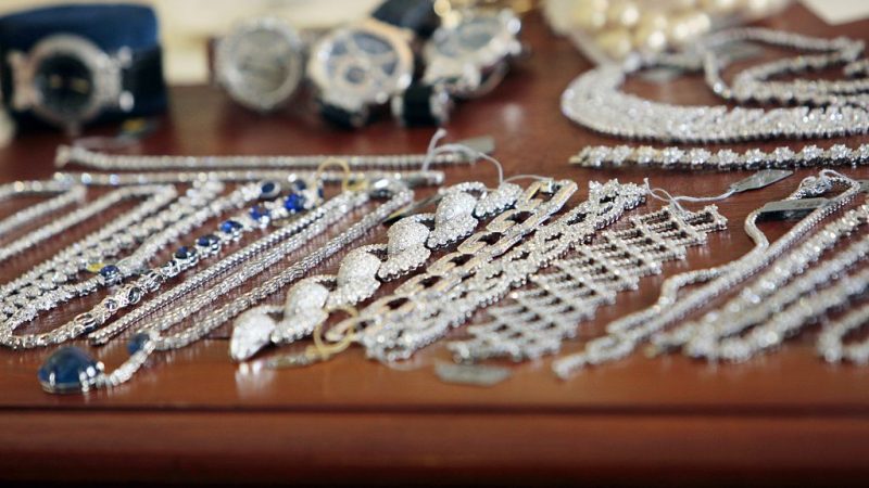 Nach Brühwürfel-Trick: Beute von Juwelendiebstahl in Paris gefunden