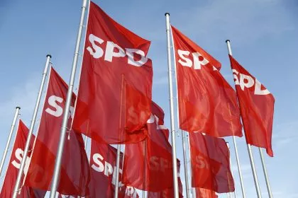 GroKo-Rückzug unwahrscheinlich: SPD-Spitze bereitet mit Esken und Walter-Borjans Leitantrag für Parteitag vor