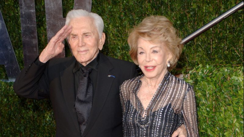 Kirk Douglas (102) und Anne Buydens (100) auch nach 65 Jahren Ehe noch „frisch verliebt“