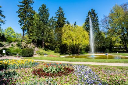 Vorm Springbrunnenstrahl – Von Max Dauthendey
