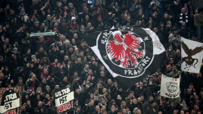 Eintracht Frankfurt verpflichtet Bas Dost