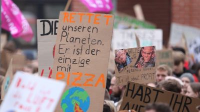 NRW-Schulministerin droht „Fridays for Future“-Aktivisten: Urteilskompetenz kommt durch Schulbildung