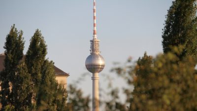 Verletzte nach Clan-Streit in Berlin: Messereinsatz, Fahrbahnsperrung und 100 „Schaulustige“ in Neukölln
