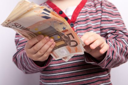 Taschengeld und Geschenke: Kinder in Deutschland verfügen über fast drei Milliarden Euro Kaufkraft