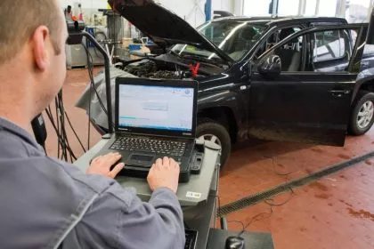 Dudenhöffer rechnet in Autoindustrie mit Jobabbau von bis zu 125.000 Stellen