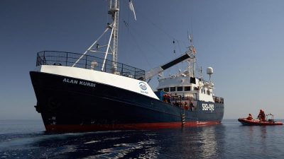 Schiff „Alan Kurdi“: Malta nimmt die 40 Migranten an Bord auf – Schiff fährt sofort Richtung Libyen zurück