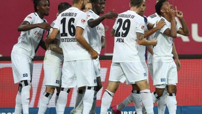 HSV feiert Kantersieg beim 1. FC Nürnberg