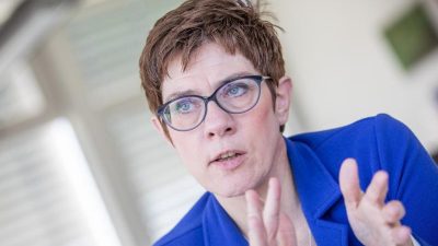 Kramp-Karrenbauer: Vollständiger Soli-Abbau vor 2025 bleibt auf Agenda der CDU