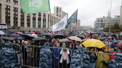 „Keine politische Krise“: Kreml verteidigt Vorgehen der Polizei bei Protesten in Moskau