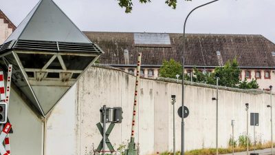 „Pannenknast“ Bochum: Häftling türmt mit Stange über Gefängnismauer