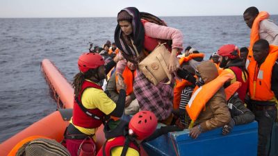 NRW gegen Städteinitiative zur Aufnahme von Bootsmigranten