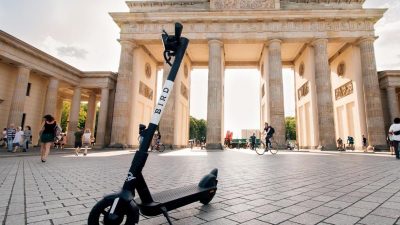 E-Roller-Verleiher Bird startet in Deutschland: Berlin, Hamburg, Köln, Frankfurt und München