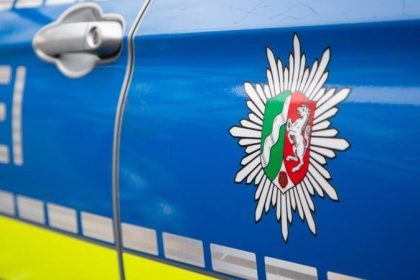 44-Jähriger auf offener Straße erstochen: Polizei sucht mit Fotos nach Jugendlichen