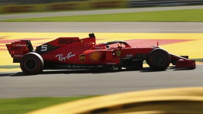 Vettel setzt zum Auftakt in Spa die Bestzeit