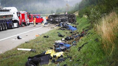 Freitagnachmittag schwerer Unfall auf A9: Vier Motorradfahrer tot