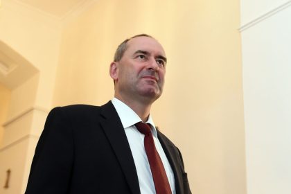 Aiwangers Impfkritik stößt auf Ablehnung