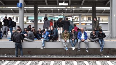 Weniger Abschiebungen in 2019: Ausreisepflichtige ohne Papiere bleiben in Deutschland