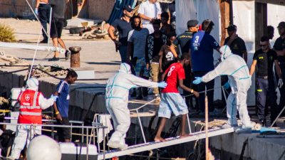 Italien greift durch: Zwei Boote beschlagnahmt – Staatsanwaltschaft ermittelt gegen deutschen Kapitän