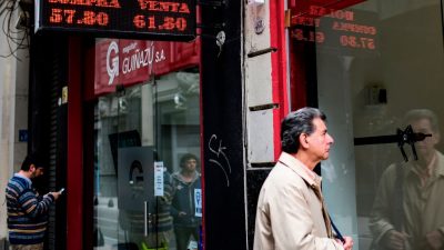 Argentinien schränkt Devisenhandel ein – Erlaubnis für höhere Summen nötig
