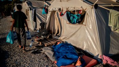 Asylexperte: Griechen bekommen es bei der Abschiebung von Migranten „einfach nicht auf die Reihe“